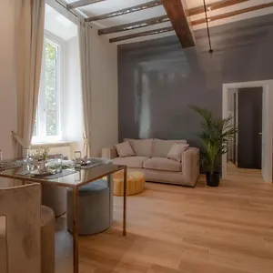  Apartment Charme With In Piazza Del Popolo Italy